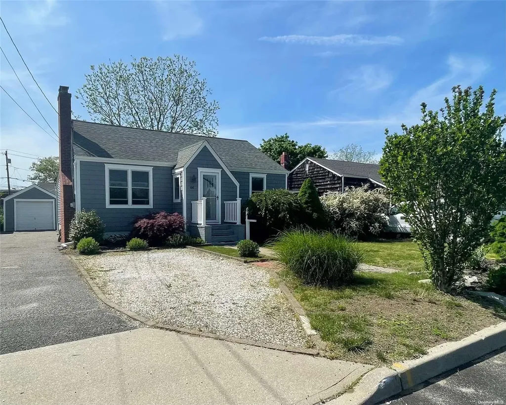 66 Pardee Avenue Islip NY 11751