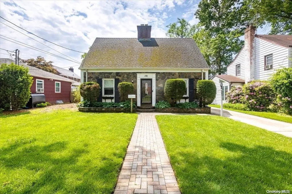 191 W Seaman Avenue Freeport NY 11520