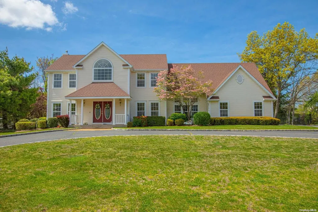 8 Stadium Boulevard East Setauket NY 11733