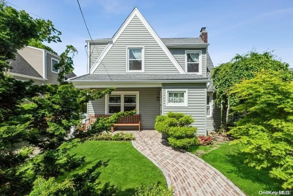 47 Arthur Avenue Lynbrook NY 11563
