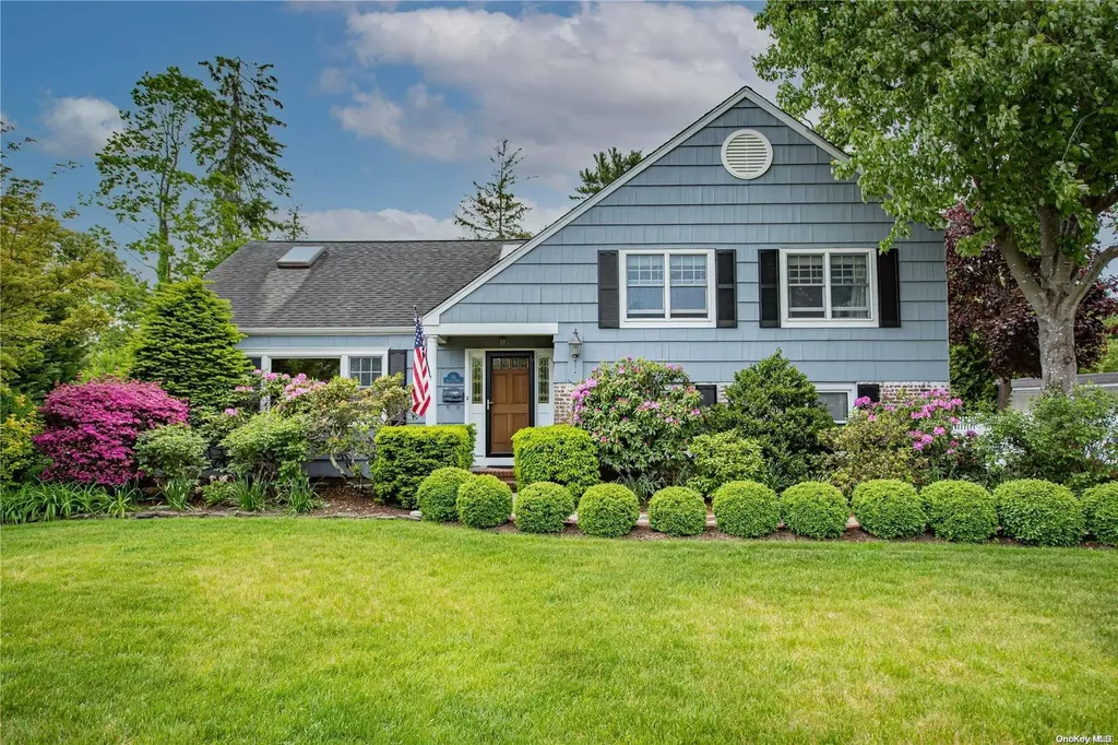 30 Suellen Road Islip NY 11751