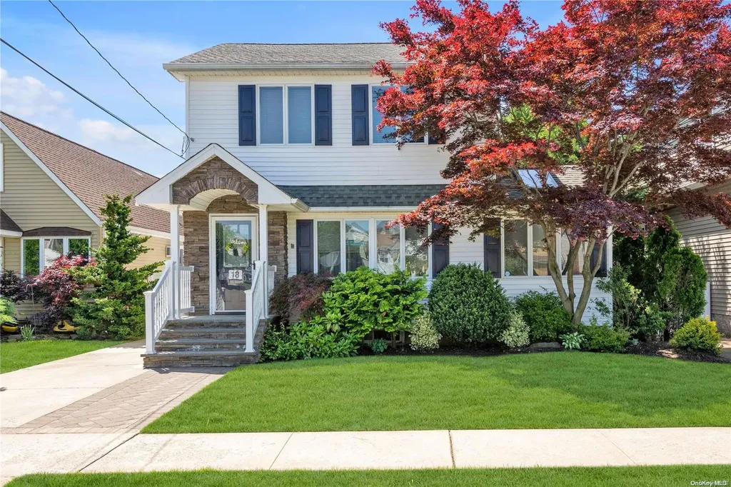18 Oakview Avenue Oceanside NY 11572