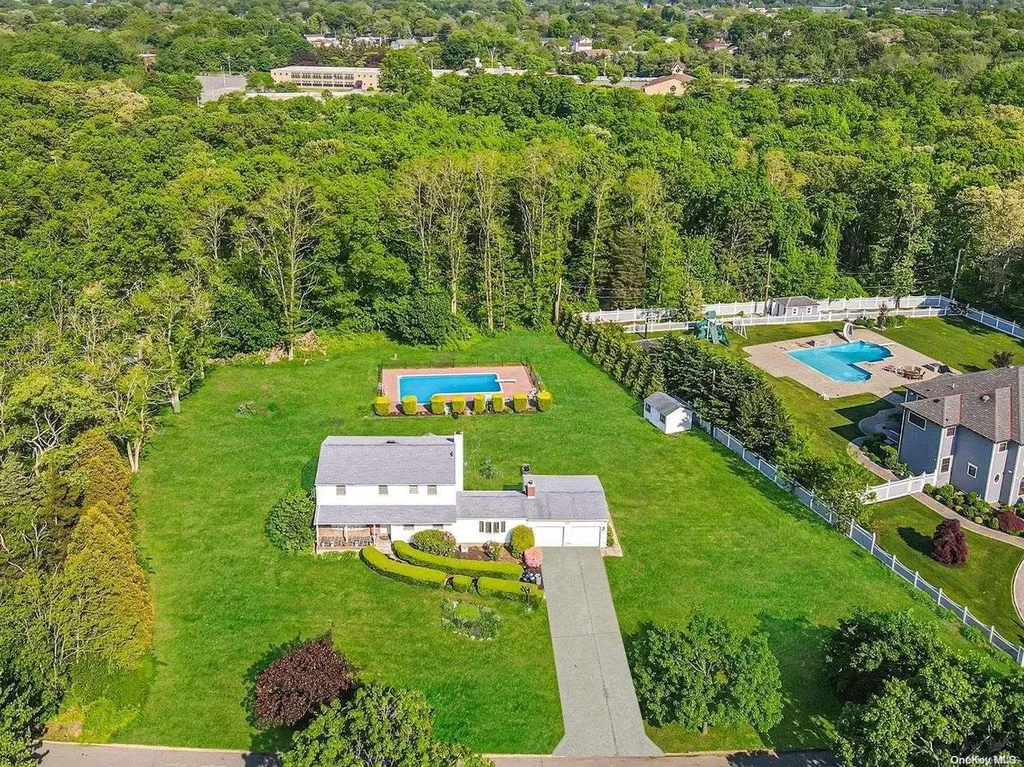 63 Ruth Boulevard Commack NY 11725