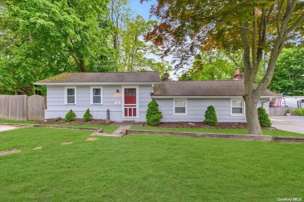 11 Front Drive Huntington Station NY 11746