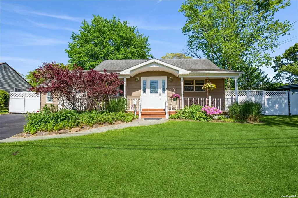 14 Midday Drive Centereach NY 11720