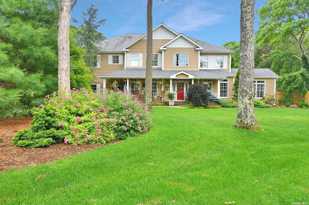 30 Christine Lane Yaphank NY 11980