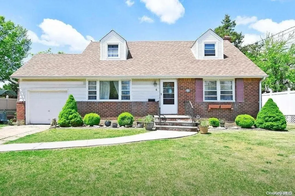 6 Perry Avenue Bethpage NY 11714