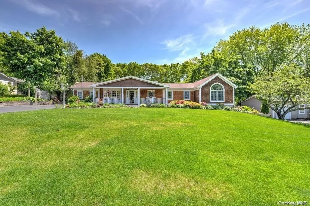 4 Overhill Drive Smithtown NY 11787