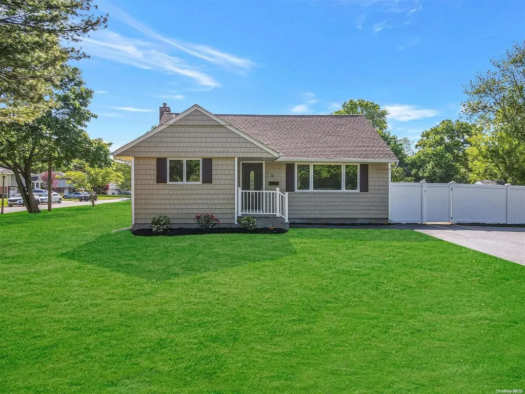 16 Laurel Lane Commack NY 11725