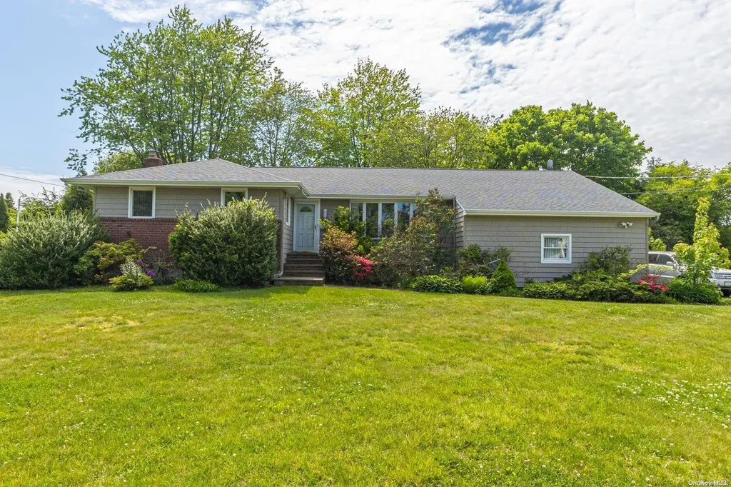 846 Aberdeen Road Bay Shore NY 11706