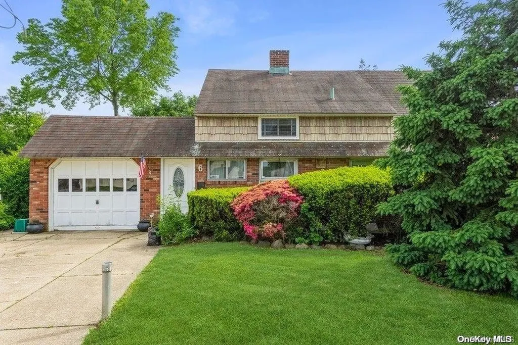 6 Thrush Lane Levittown NY 11756