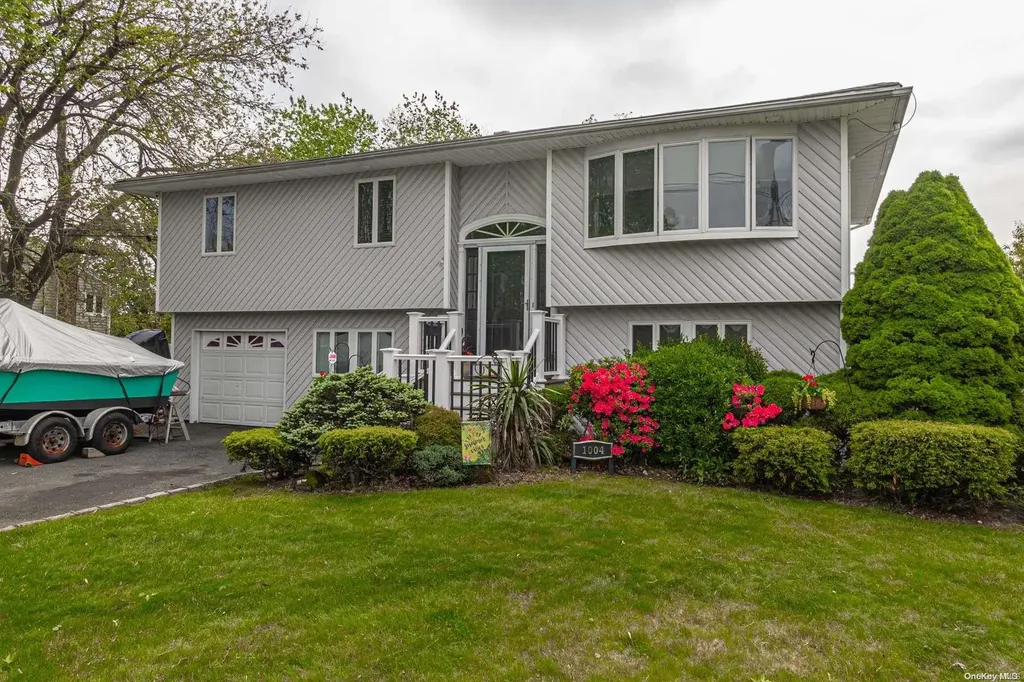 1004 Aberdeen Road Bay Shore NY 11706