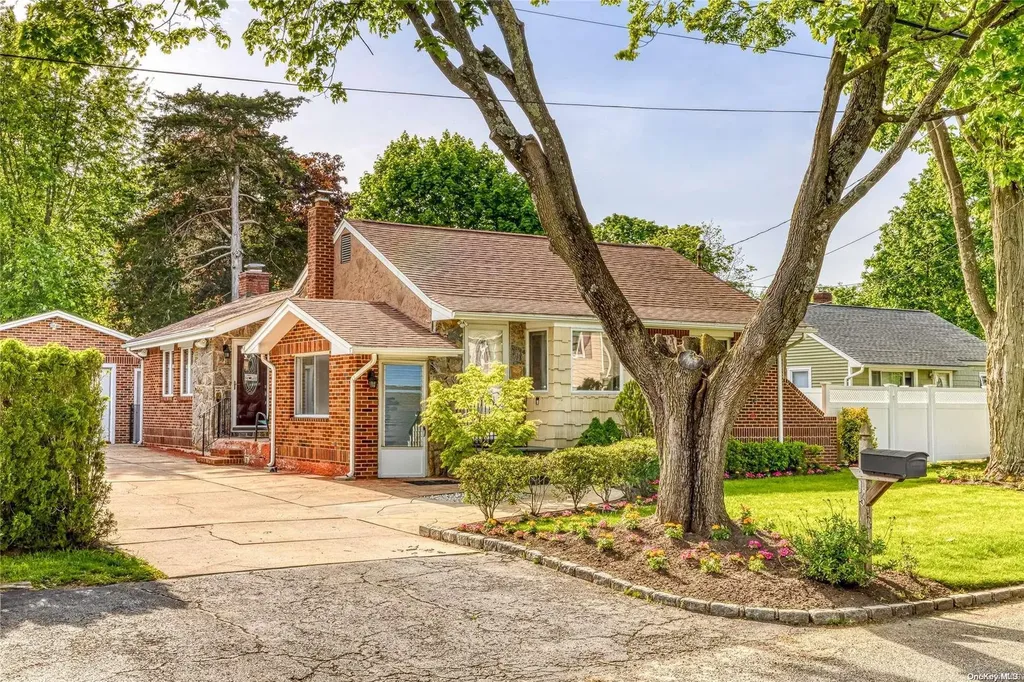16 Gould Road Centereach NY 11720