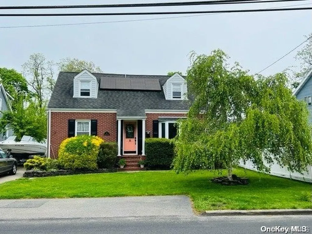 31 N Ocean Avenue Islip NY 11751