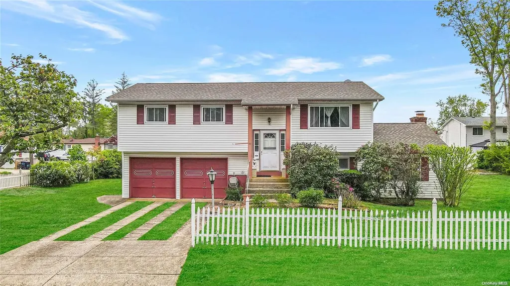 35 Texas Avenue Bay Shore NY 11706