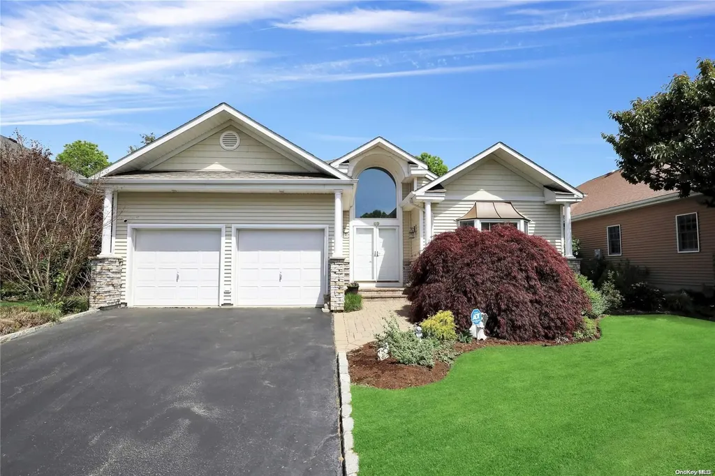 69 Redan Drive Smithtown NY 11787