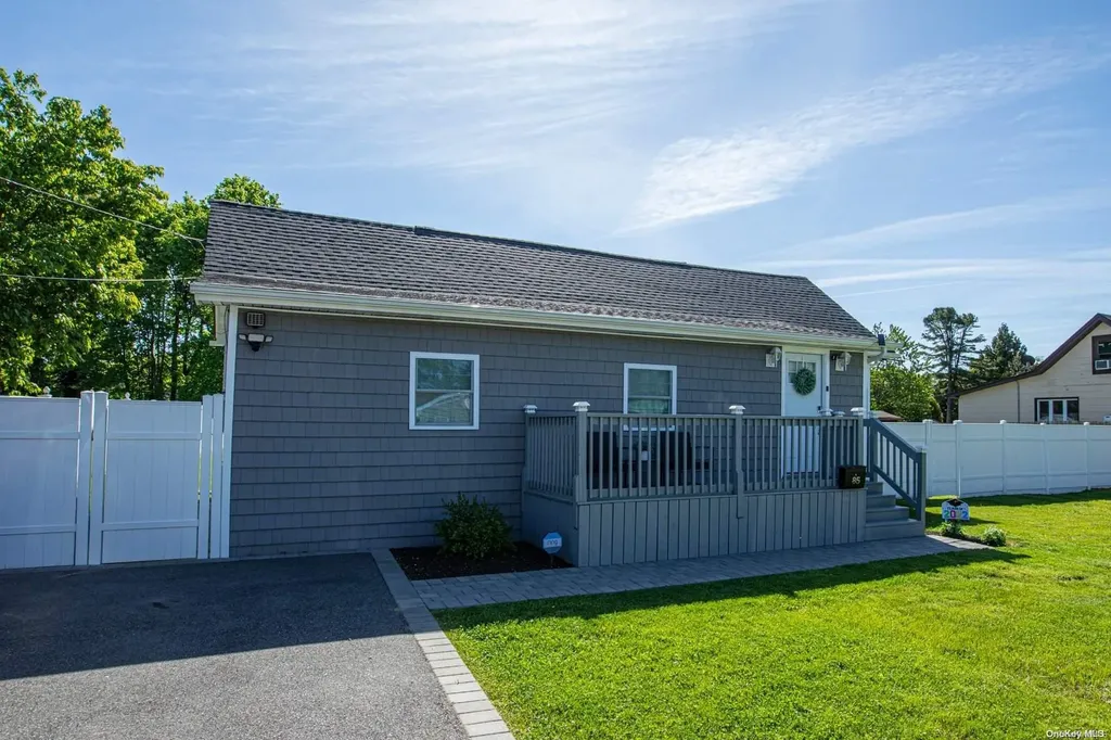 85 Commack Road Islip NY 11751