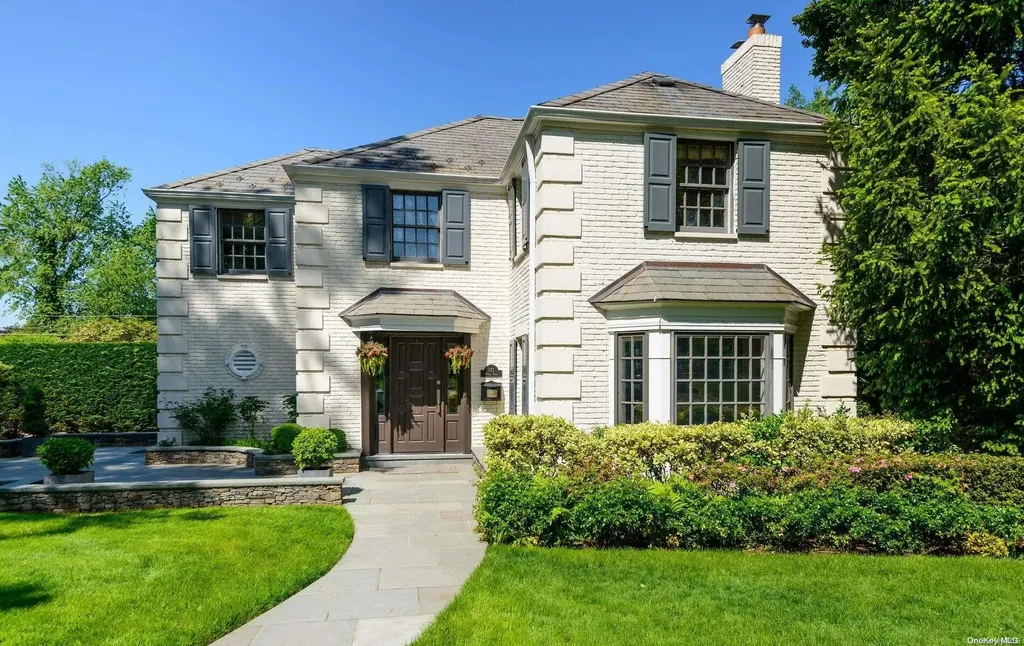 121 Ryder Road Manhasset NY 11030