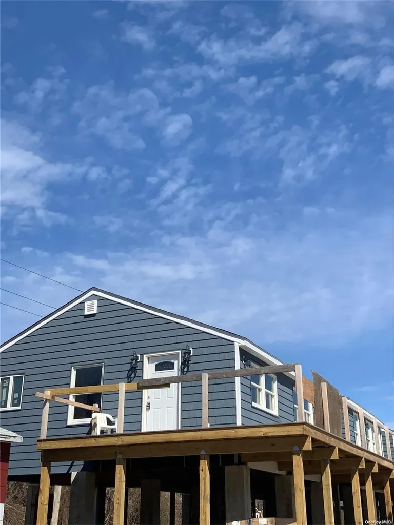 2 Hyler Drive Hampton Bays NY 11946