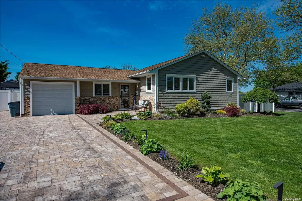 36 Wheatfield Lane Commack NY 11725