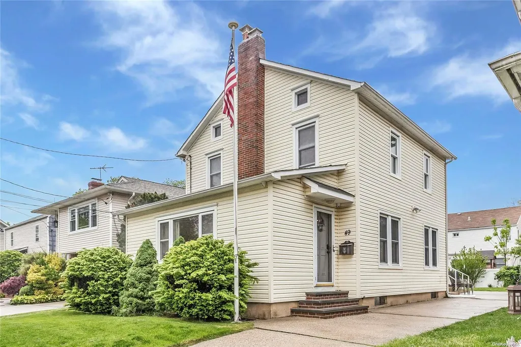 49 Park Boulevard Malverne NY 11565
