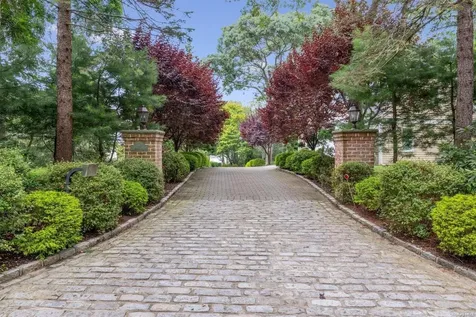 112 Wooleys Drive Southampton NY 11968