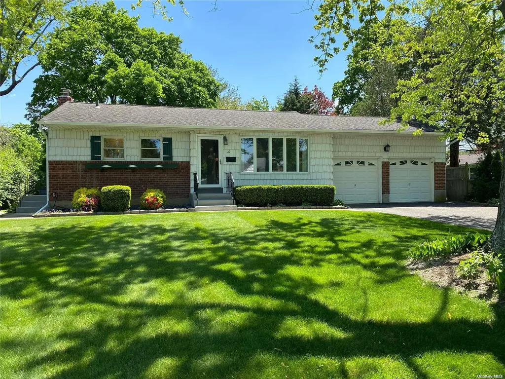 16 Richmond Place Commack NY 11725
