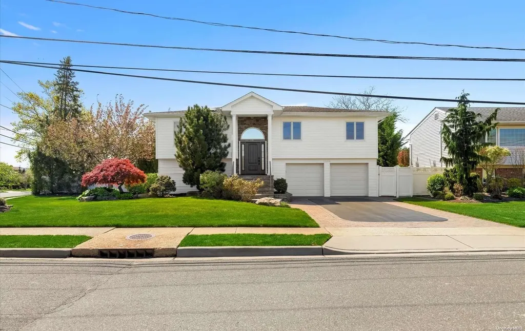 2544 Randy Lane Bellmore NY 11710