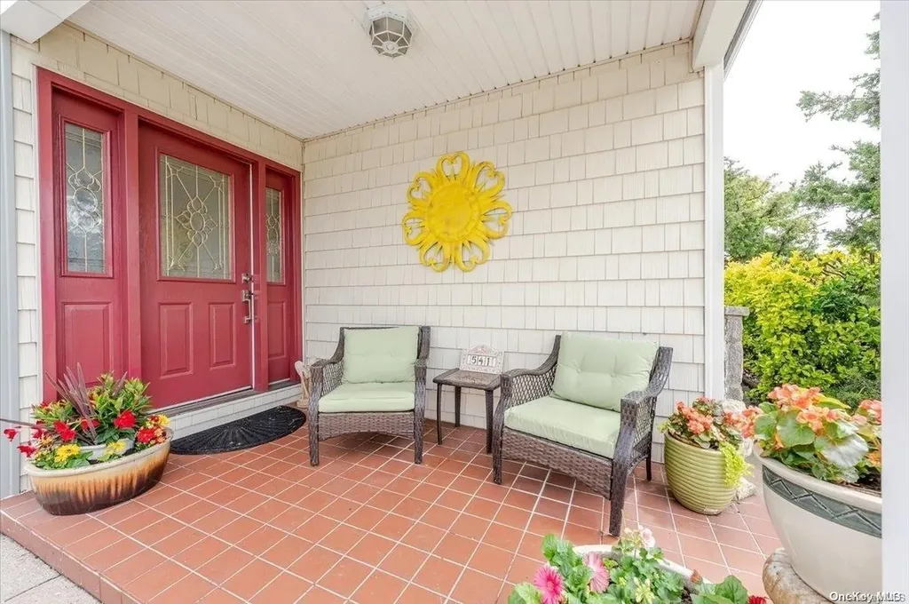 541 E Park Avenue Long Beach NY 11561
