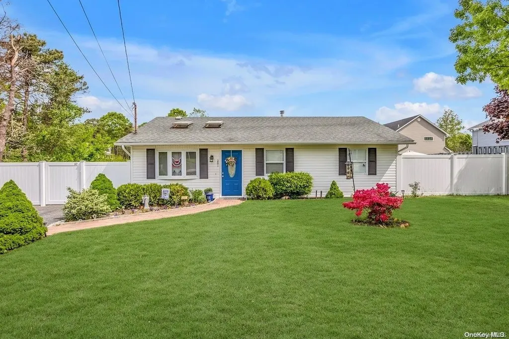 201 Atlantic Avenue East Patchogue NY 11772
