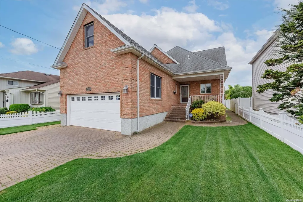 2584 S Saint Marks Avenue Bellmore NY 11710