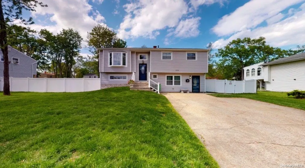 353 Pennsylvania Avenue Bay Shore NY 11706