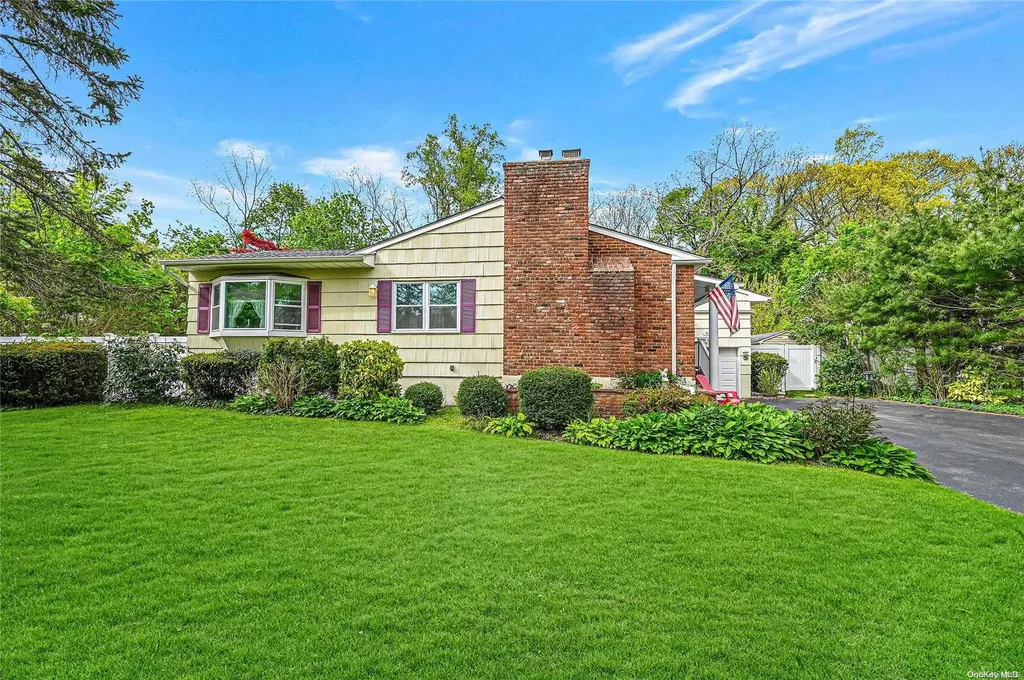 18 Radcliff Drive Huntington NY 11743