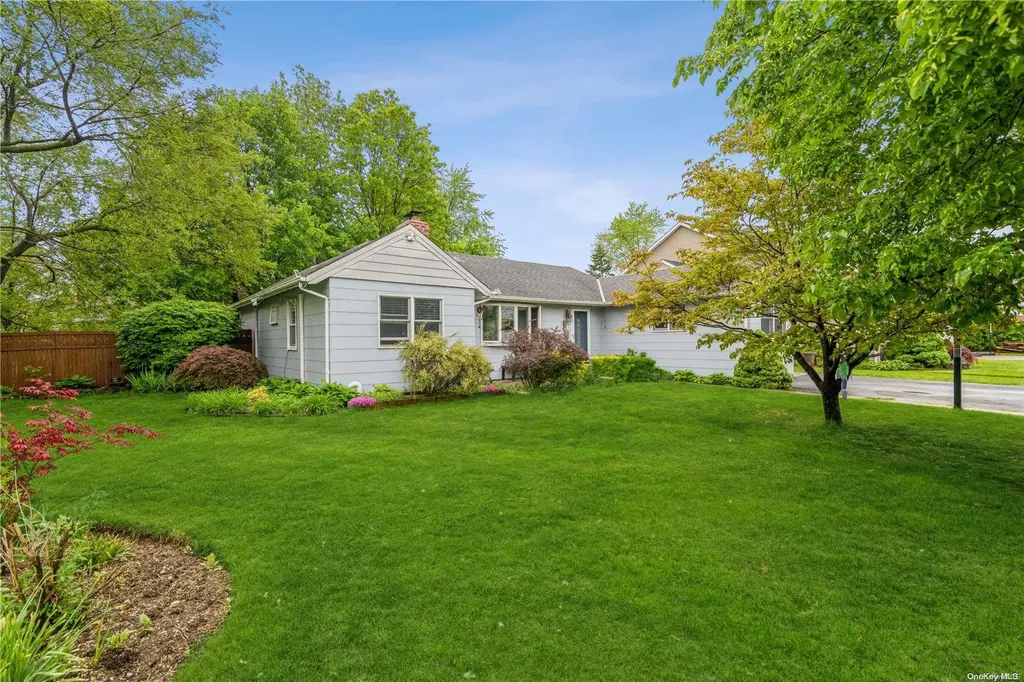 2516 Rose Place Westbury NY 11590