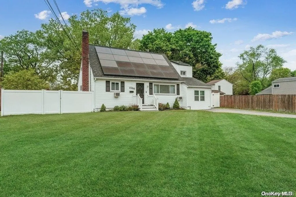 1566 Lincoln Boulevard Bay Shore NY 11706