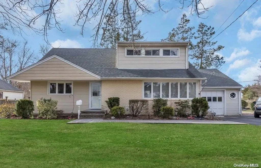66 Centre Drive Manhasset NY 11030