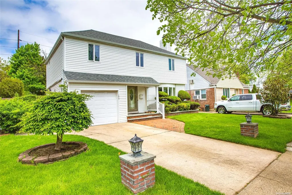 196 Aster Drive New Hyde Park NY 11040