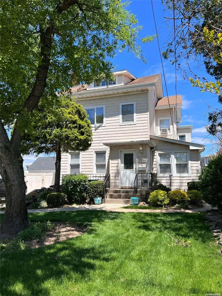 417 Scranton Avenue Lynbrook NY 11563