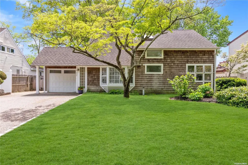 334 Acre Lane Hicksville NY 11801