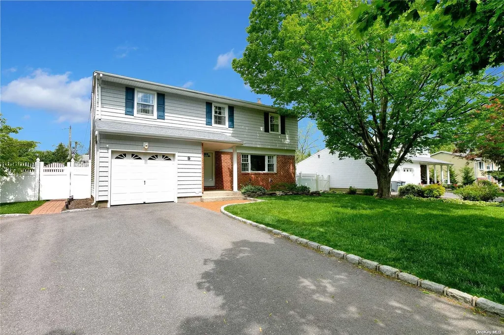 9 Dedham Place Kings Park NY 11754