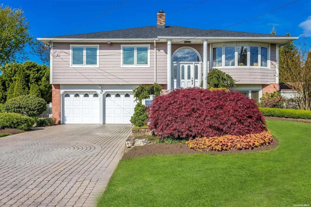 39 Duck Lane West Islip NY 11795