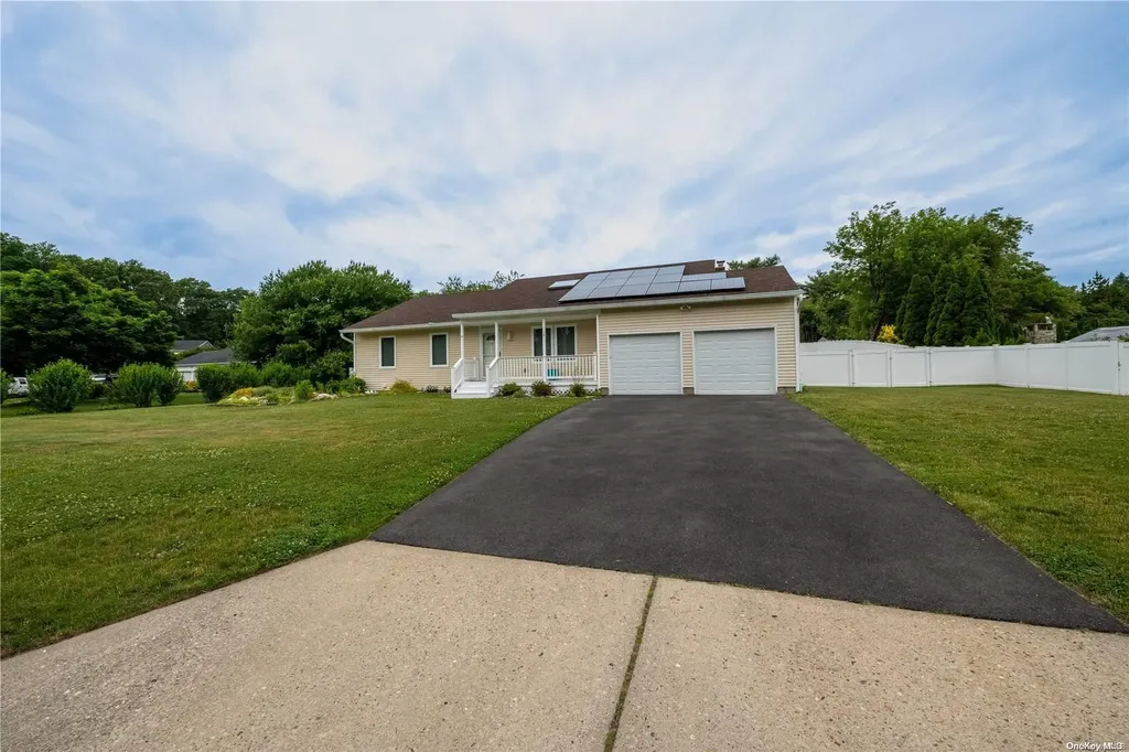 3 Meadow Lane Rocky Point NY 11778