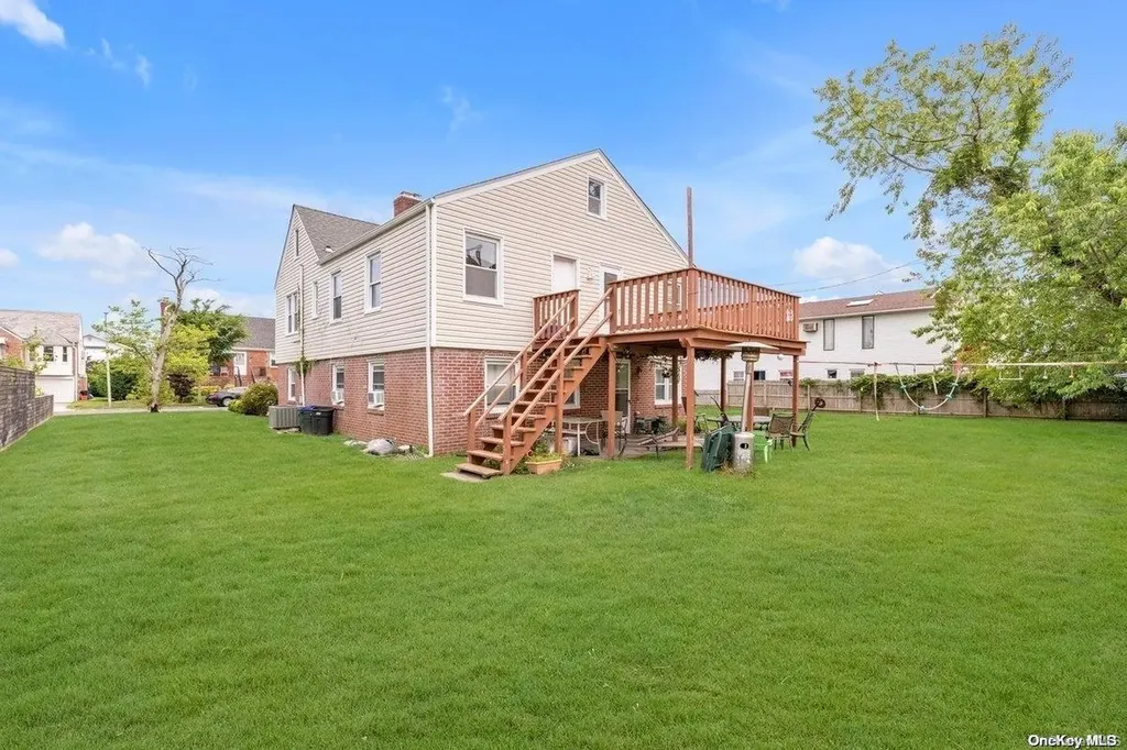 440 E Penn Street Long Beach NY 11561