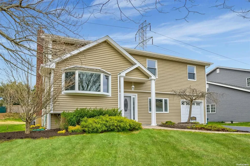 16 Lois Lane Old Bethpage NY 11804