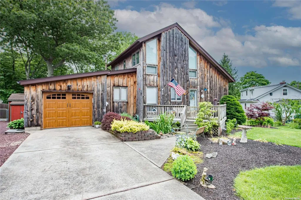 11 Juniper Avenue Ronkonkoma NY 11779