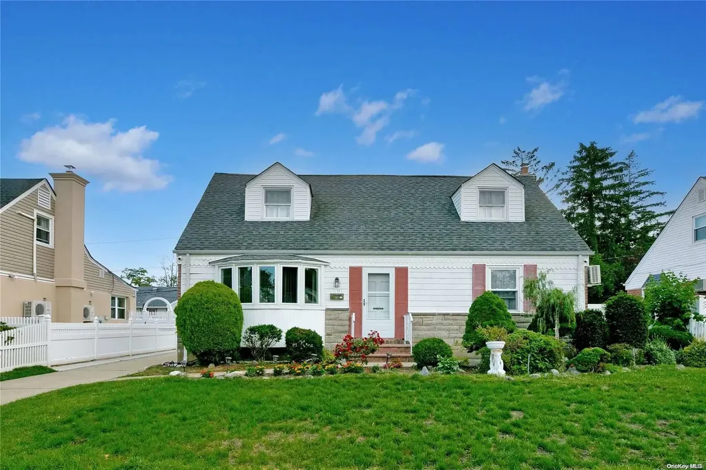 1601 Putney Road Valley Stream NY 11580