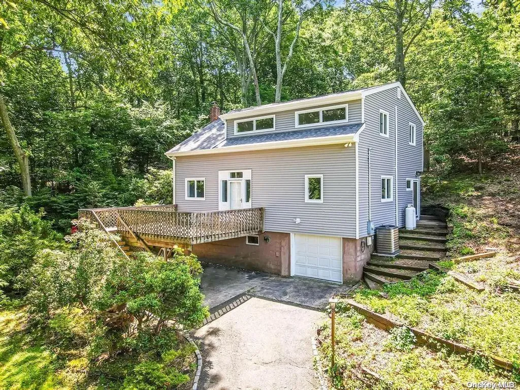 18 Timberpoint Drive Northport NY 11768