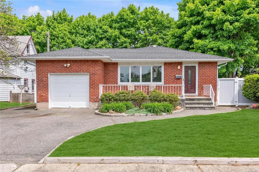 246 Harrison Avenue Bethpage NY 11714