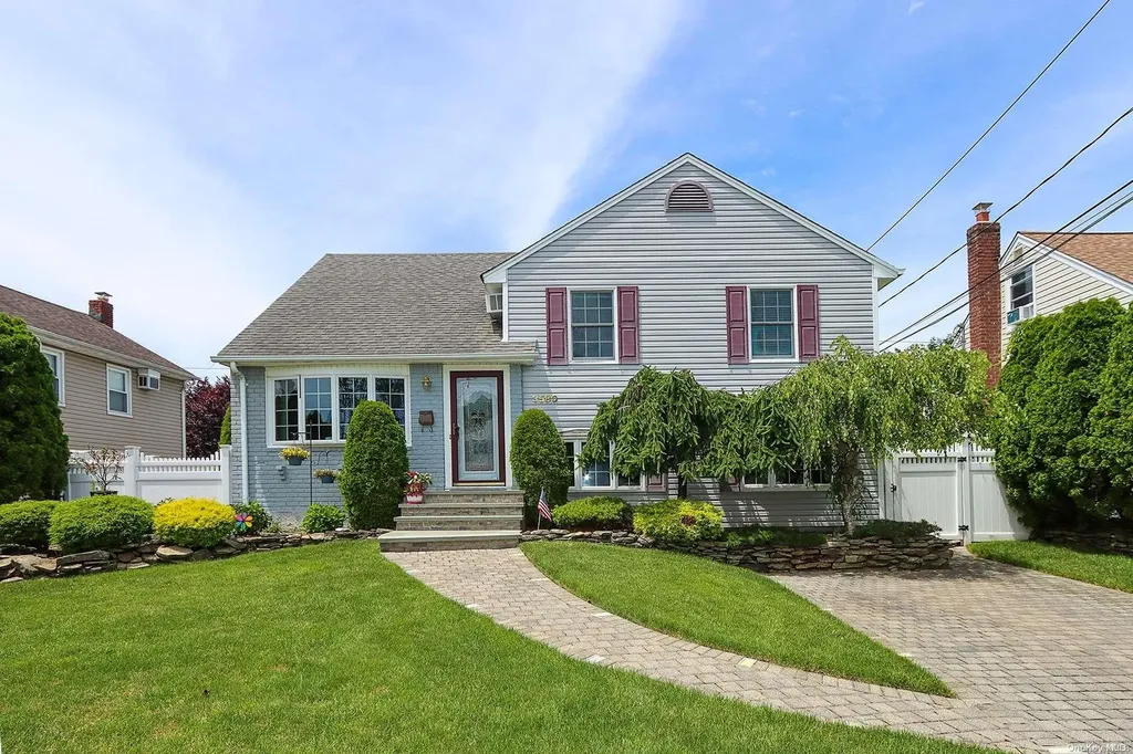 3580 Sarah Drive Wantagh NY 11793