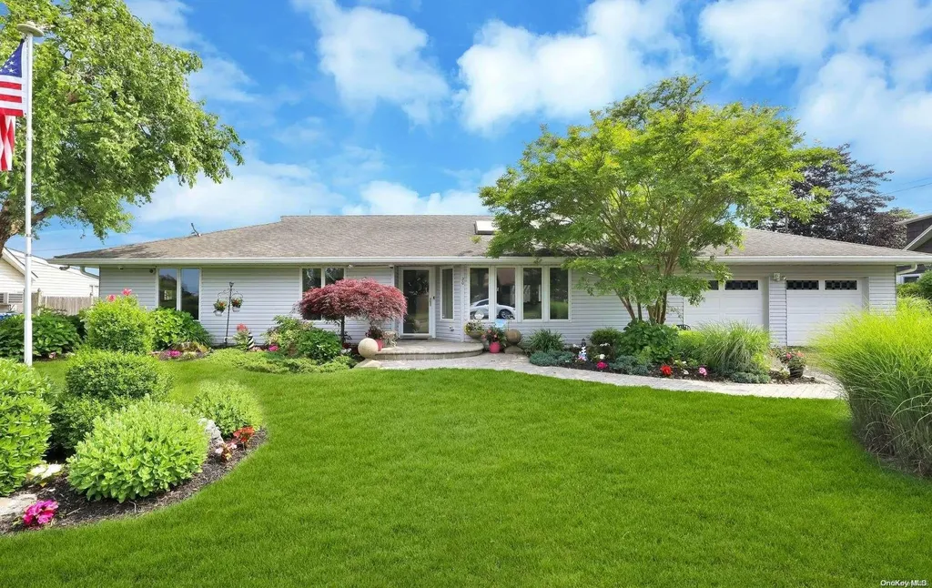 20 Kittiwake Lane Babylon NY 11702